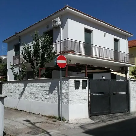 Casa Vacanze La Cubana Апартаменты *